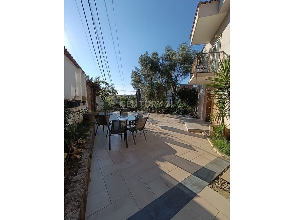 Vilë Private 2 kateshe 3+1+2 me Qira në Kombinat | Oborr i Madh, Garazh dhe Privatësi Maksimale 1,100 € /Muaj 3