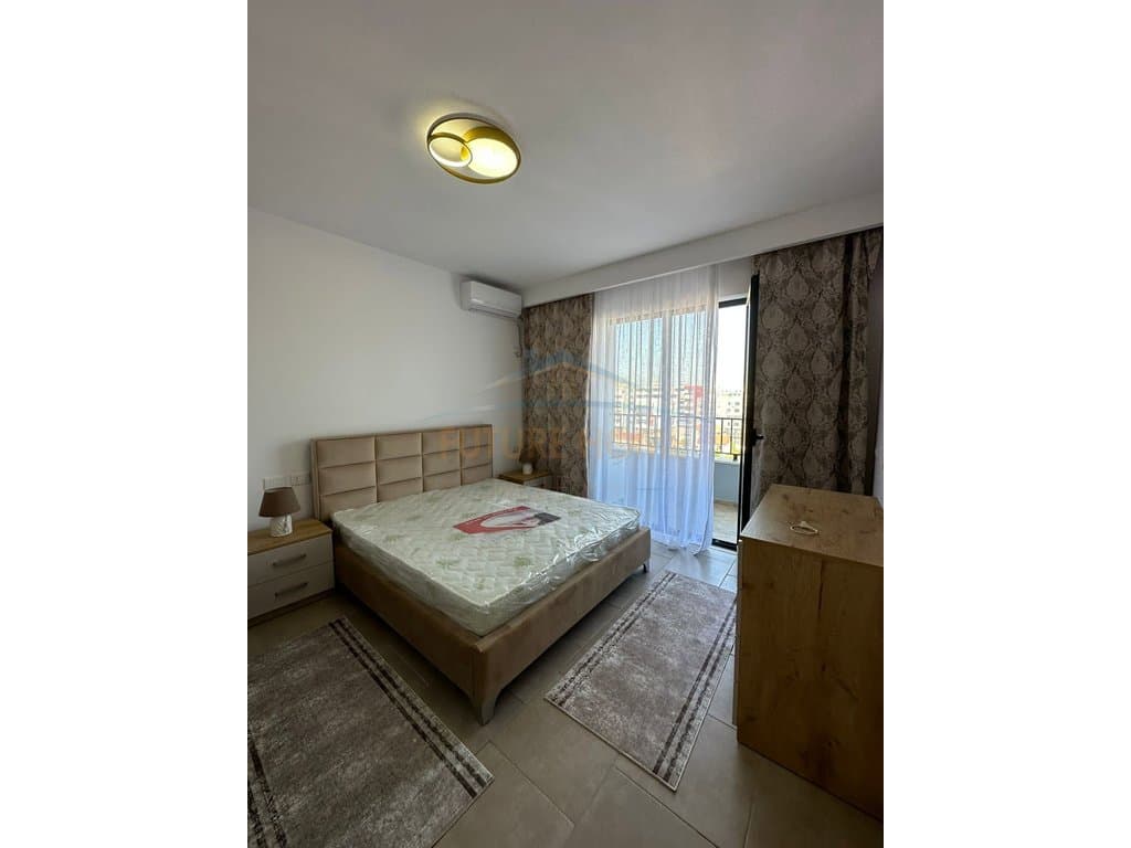 Shitet, Apartament 2+1, Kamëz 3