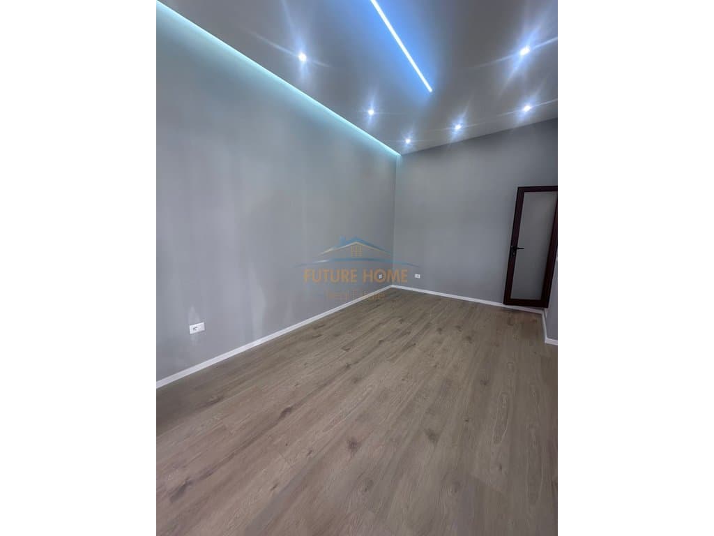 Qera, Ambient biznesi, Rruga Kongresi i Manastirit, Tirane.