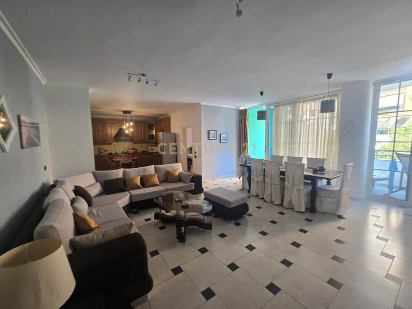APARTAMENT NË SHITJE – MUNDËSI IDEALE PËR BANIM DHE BIZNES 1