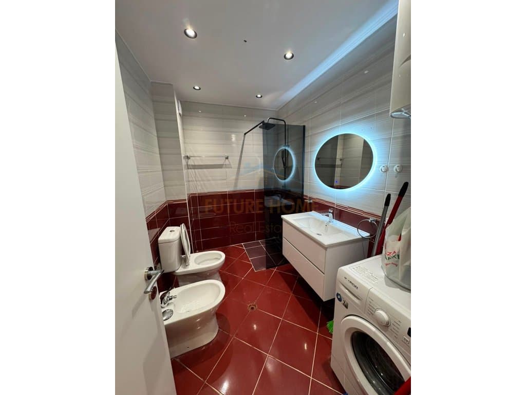 Shitet, Apartament 1+1,Unaza Re