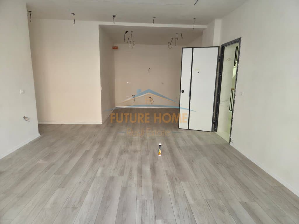 Shitet, Apartament 2+1+2, Rruga e Elbasanit, Tirane. 4