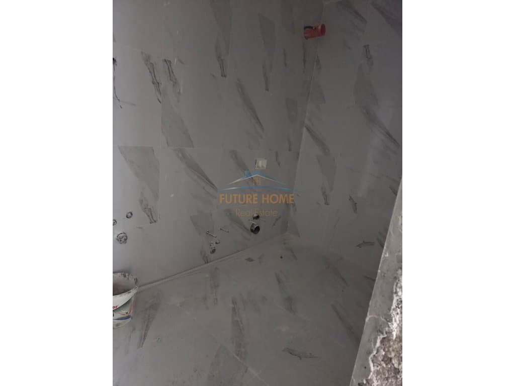 Shitet, Apartament 2+1+2, Rruga e Elbasanit, Tirane. 2