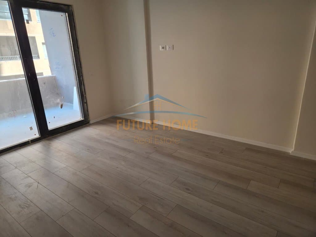 Shitet, Apartament 2+1+2, Rruga e Elbasanit, Tirane. 5