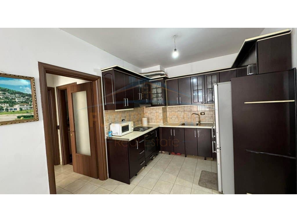 Shitet, Apartament 2+1, Unaza e Re 3