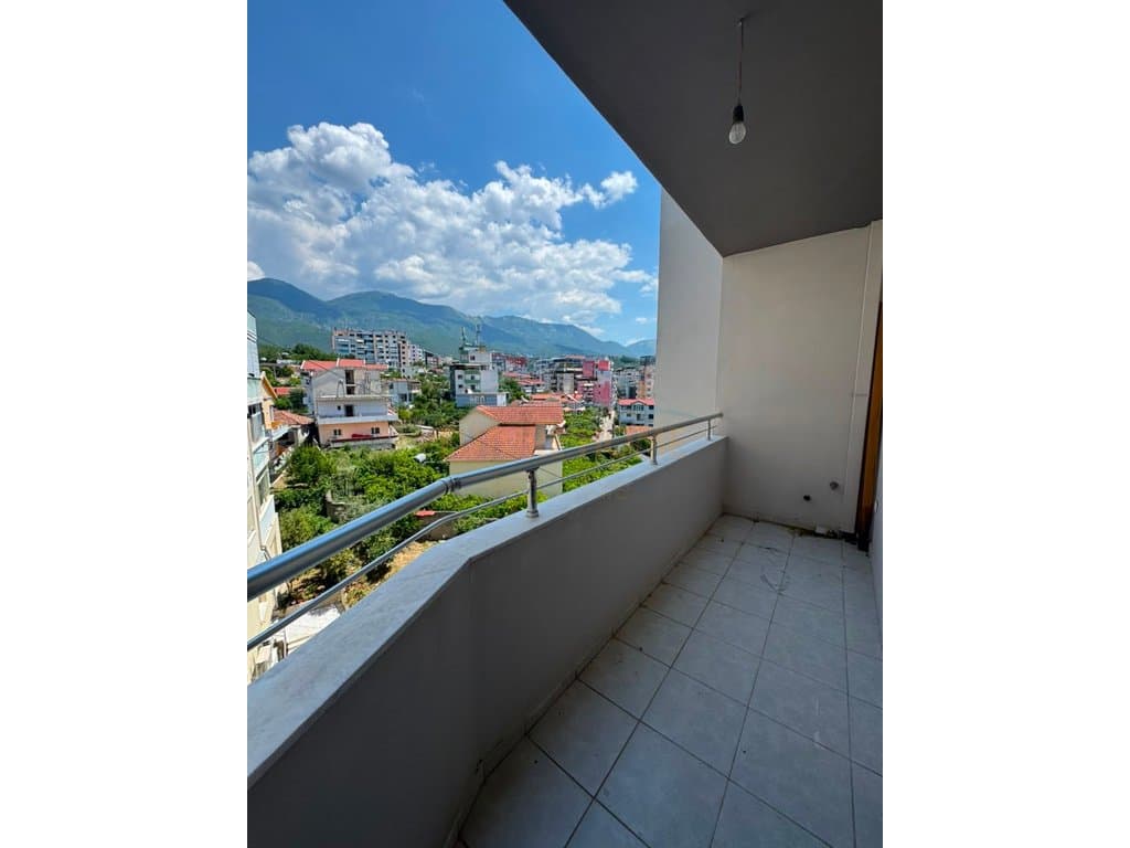 Shitet,Apartament 1+1,Rruga Shefqet Kuka,Fresk 5