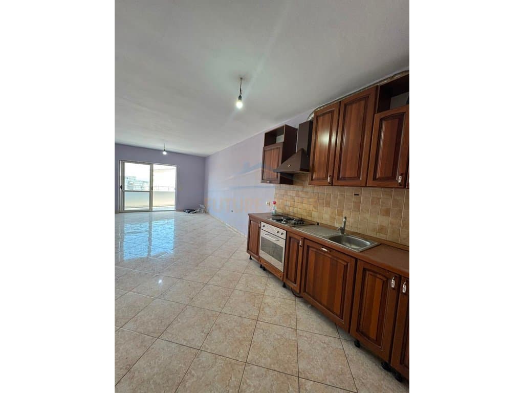 Shitet,Apartament 1+1,Rruga Shefqet Kuka,Fresk