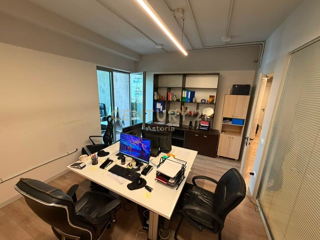 SHITET AMBIENT ELITAR NË LION RESIDENCE – IDEAL PËR ZYRA, BANIM DHE INVESTIM 1,025,500 € 5