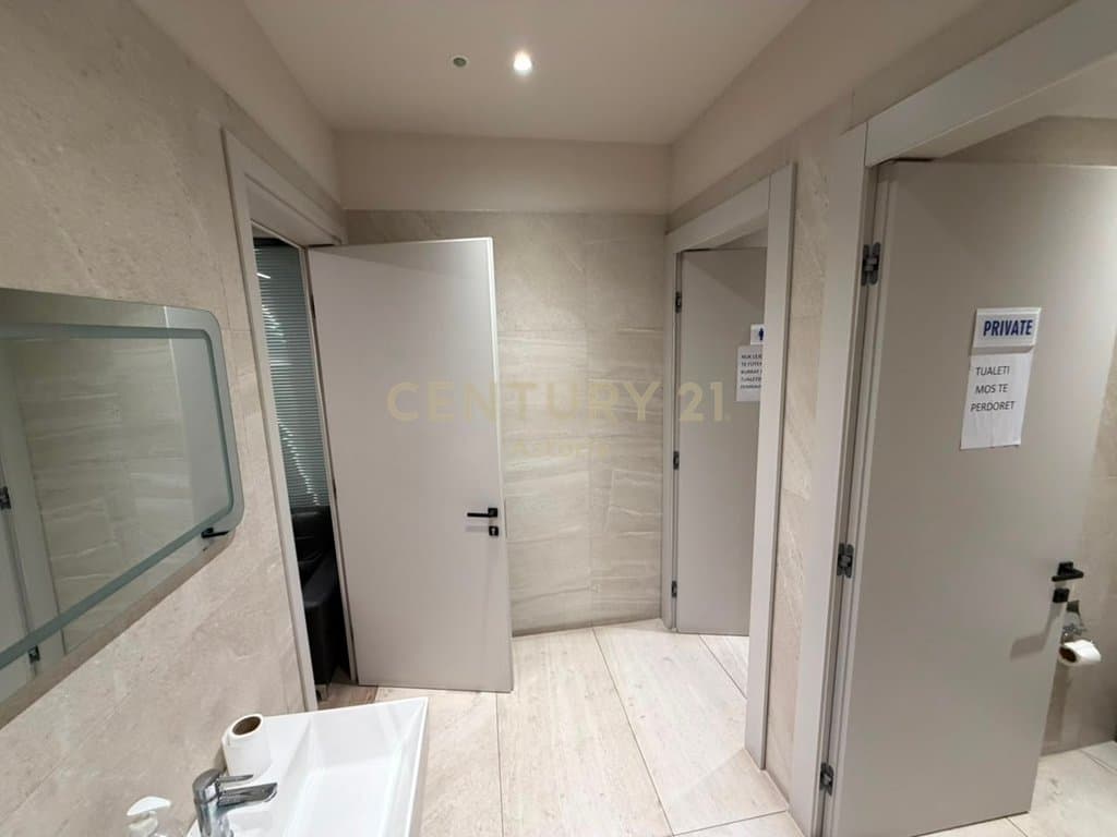 SHITET AMBIENT ELITAR NË LION RESIDENCE – IDEAL PËR ZYRA, BANIM DHE INVESTIM 1,025,500 € 3