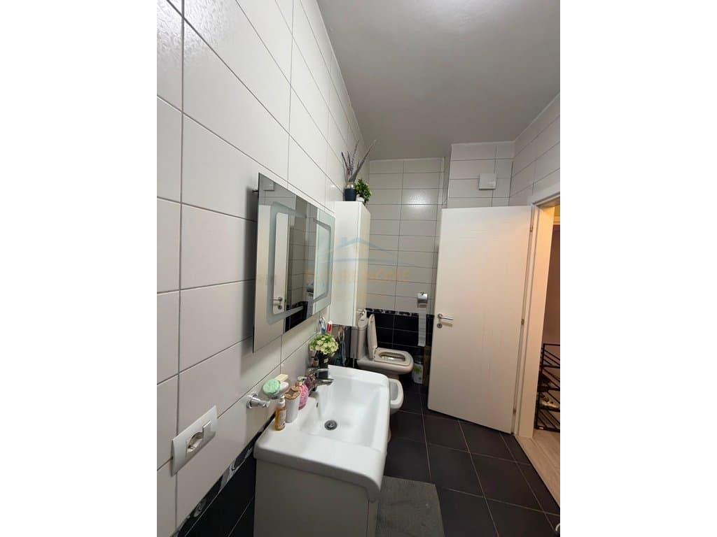 Shitet Apartament 2+1+2+Post Parkimi, Yzberisht, Tirane 5