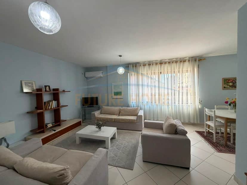 Shitet, Apartament 2+1+2, Rruga e Barrikadave, Tirane. 1