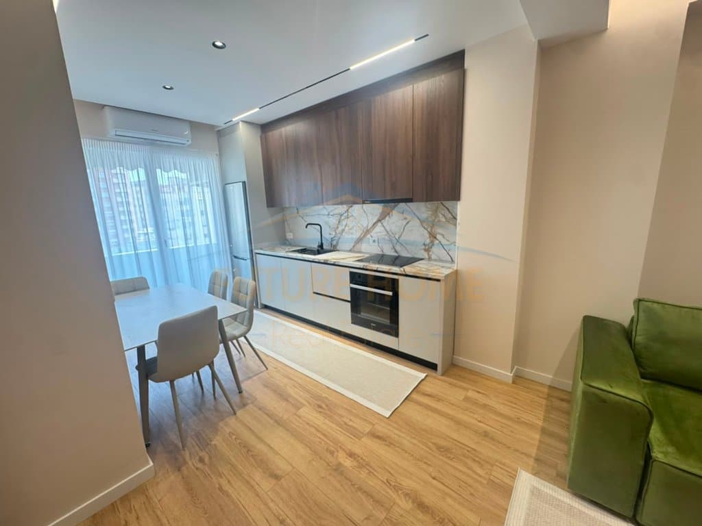 Shitet, Apartament 1+1,Unaza Re 3