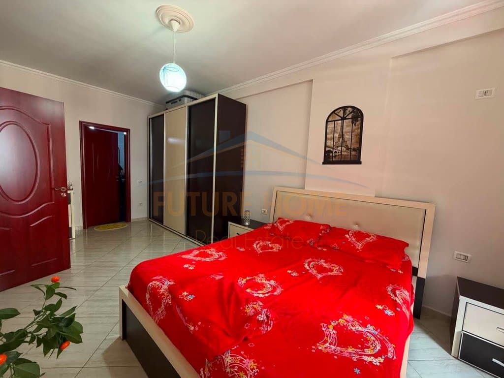 Shitet, Apartament 2+1+2, Unaza e Re 3