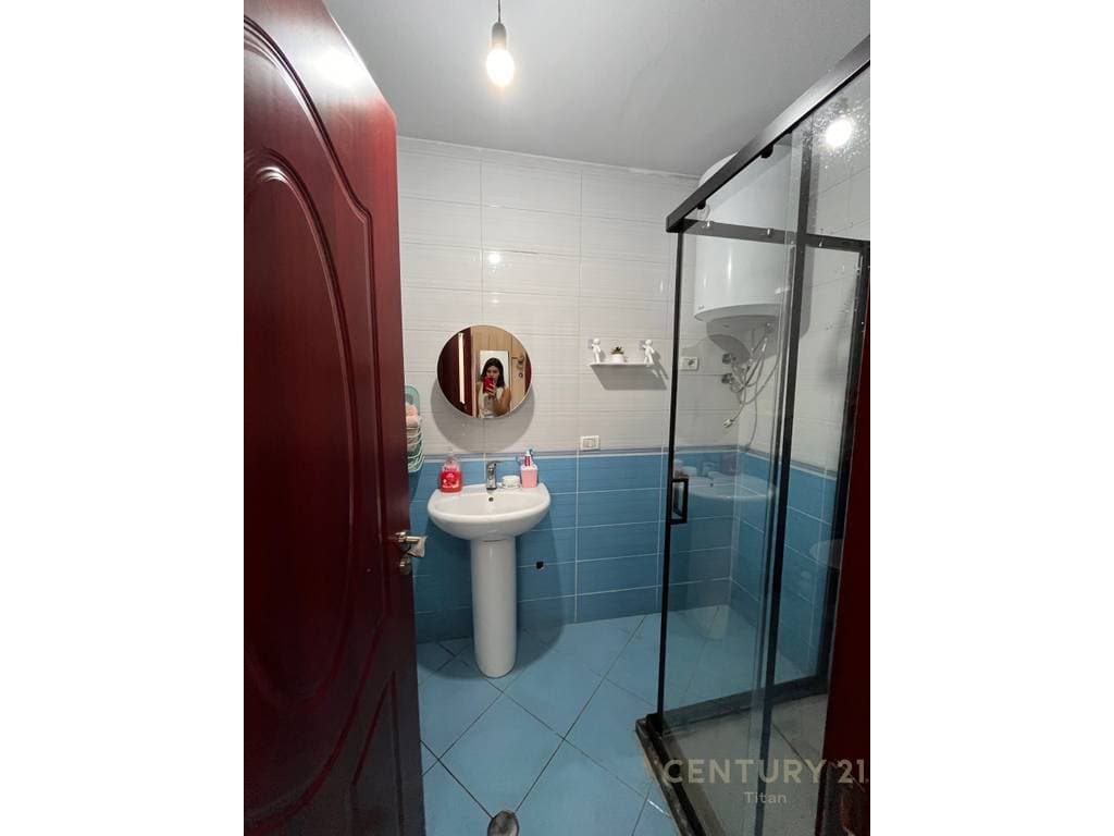 Shitet apartament modern 2+1+2 prane Bar Artistit, Astir! 177,000 € 16,500,000 Lekë 2