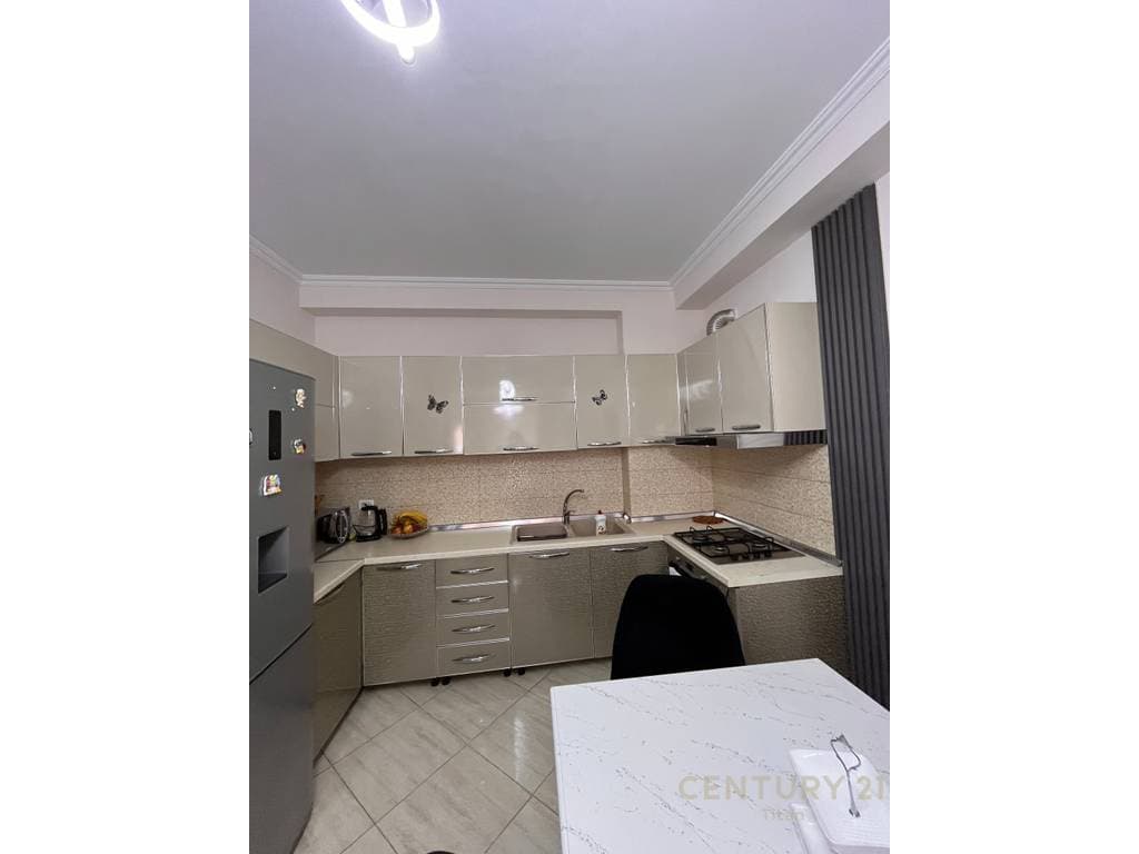 Shitet apartament modern 2+1+2 prane Bar Artistit, Astir! 177,000 € 16,500,000 Lekë 5