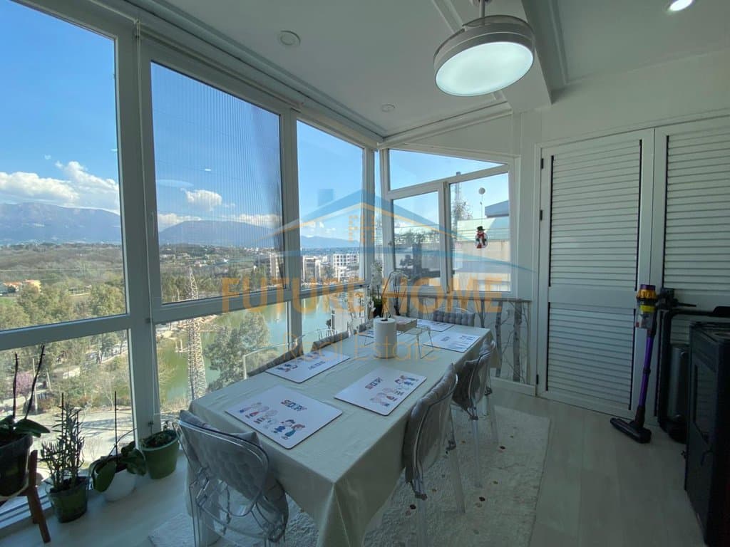 Disponojmë apartament 3+1+3 për shitje në zonën e Liqenit të Thatë. 4