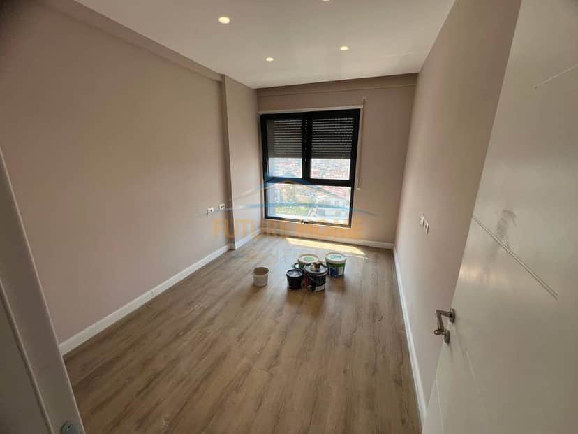 Shitet, Apartament 2+1, + Post parkimi,Bulevardi i Ri, Tiranë. 1