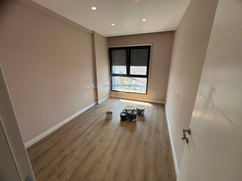Shitet, Apartament 2+1, + Post parkimi,Bulevardi i Ri, Tiranë. 1