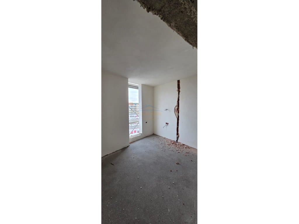Shitet, Apartament 2+1 + 2 Poste Parkimi, Rruga "Pasho Hysa", Tregu Elektrik, Tirane. 2