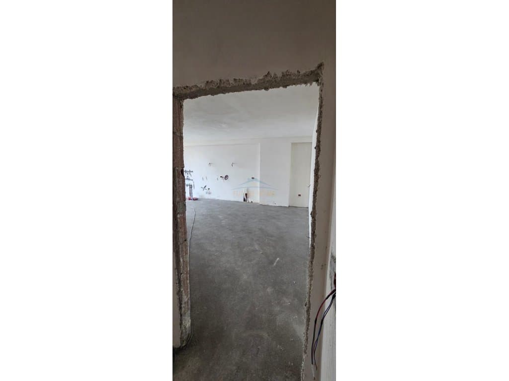 Shitet, Apartament 2+1 + 2 Poste Parkimi, Rruga "Pasho Hysa", Tregu Elektrik, Tirane. 4