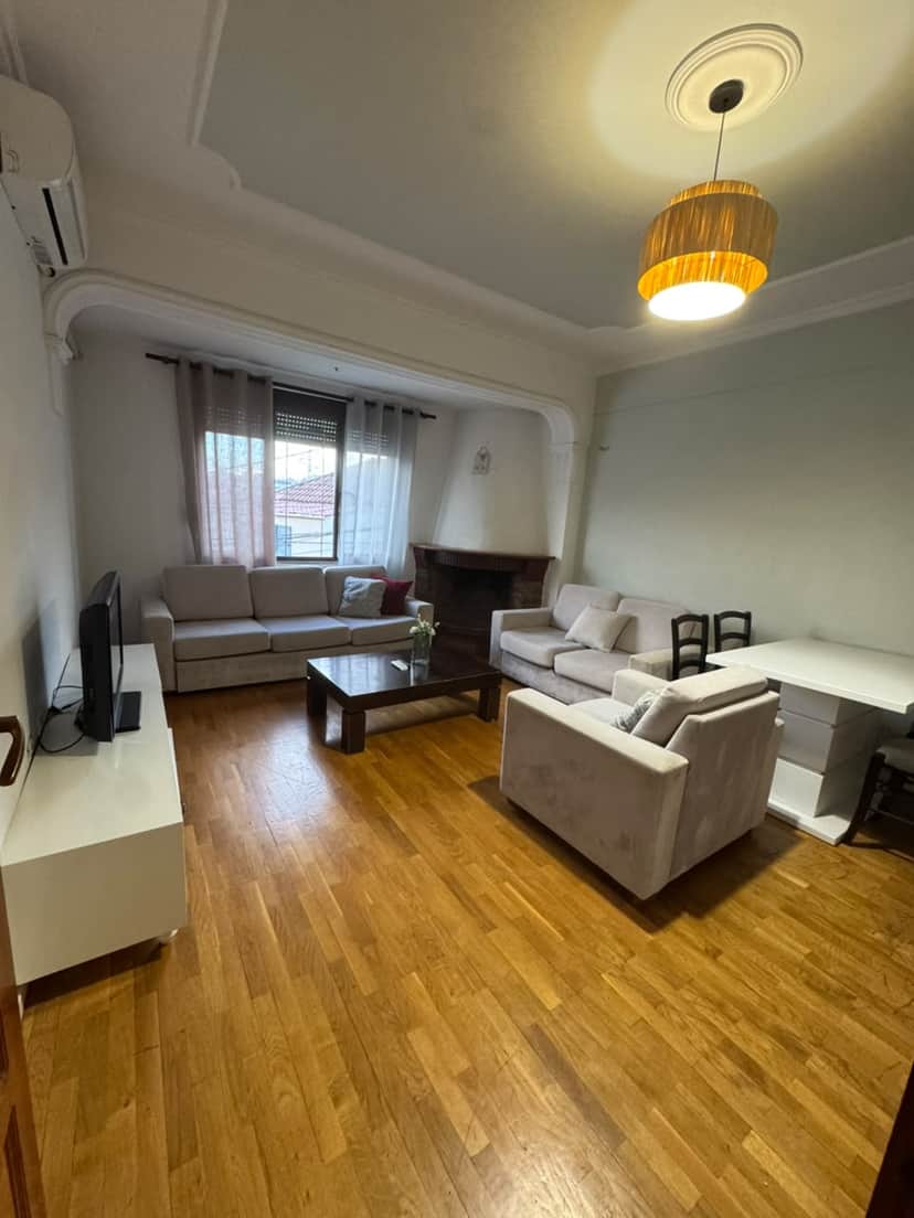 Jepet me qira apartament 2+1+2 i mobiluar Kati 3 shtepi private 1