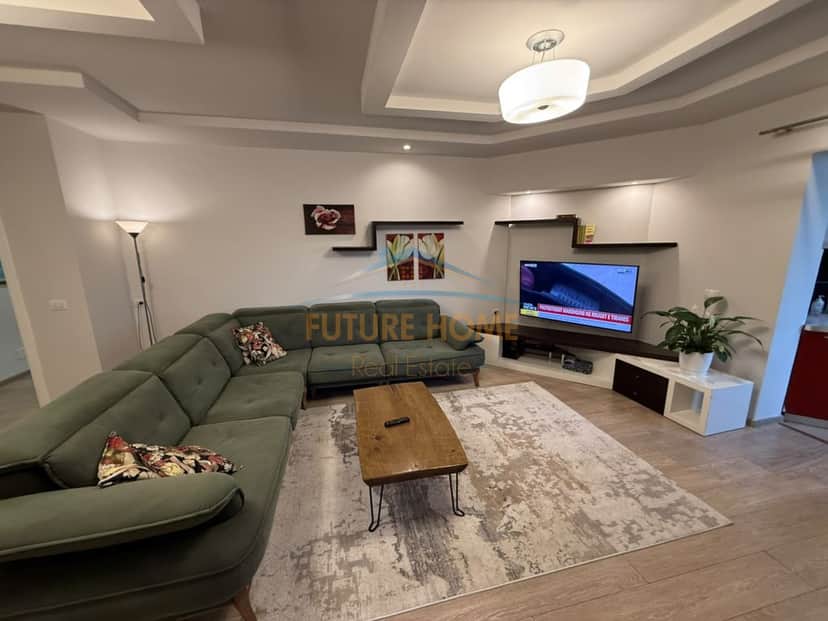 Shitet Apartament 2+1, Komuna e Parisit 1