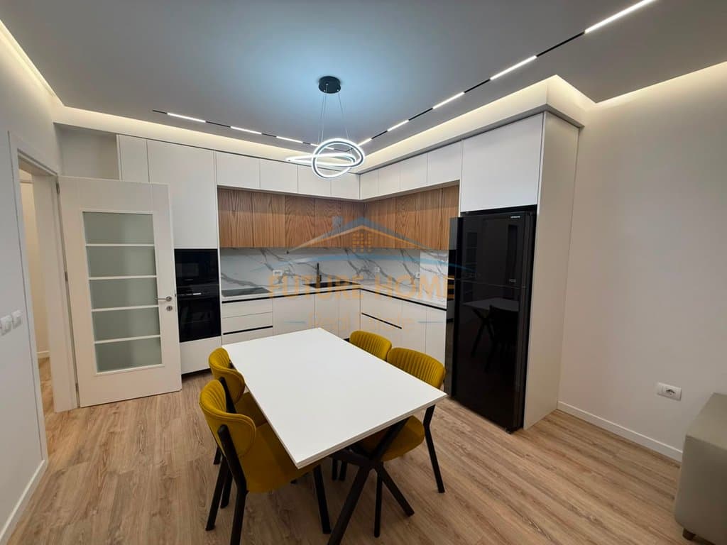 Shitet, Apartament 2+1+2, Rezidenca Erli, Tiranë 2