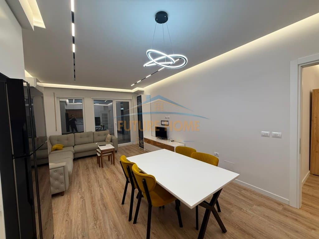 Shitet, Apartament 2+1+2, Rezidenca Erli, Tiranë 3