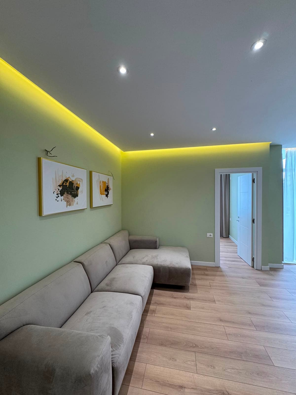 Shitet, Apartament 2+1, Myslym Shyri, Tiranë. 3