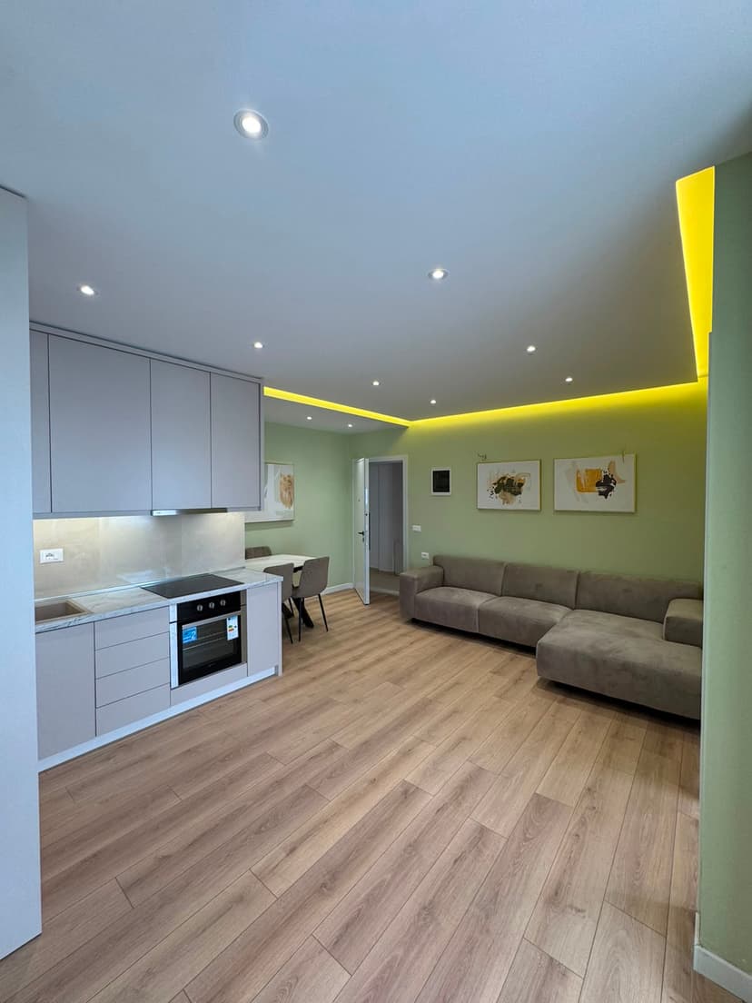 Shitet, Apartament 2+1, Myslym Shyri, Tiranë. 1