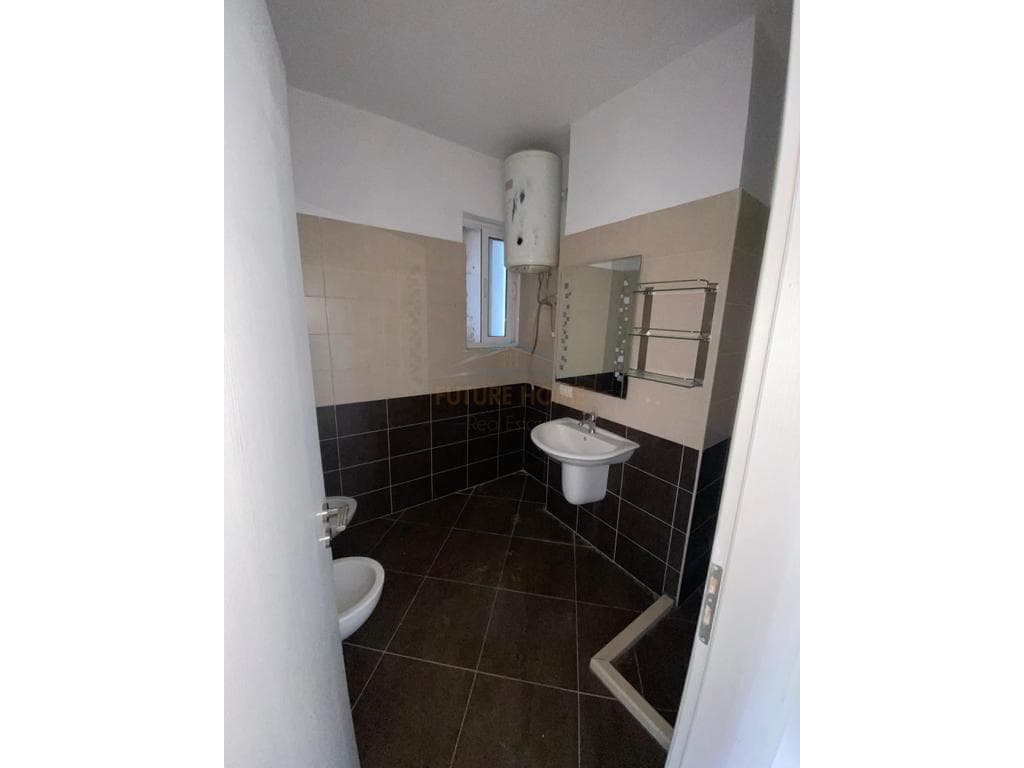 Shitet, Apartament 2+1, Vlorë. 2