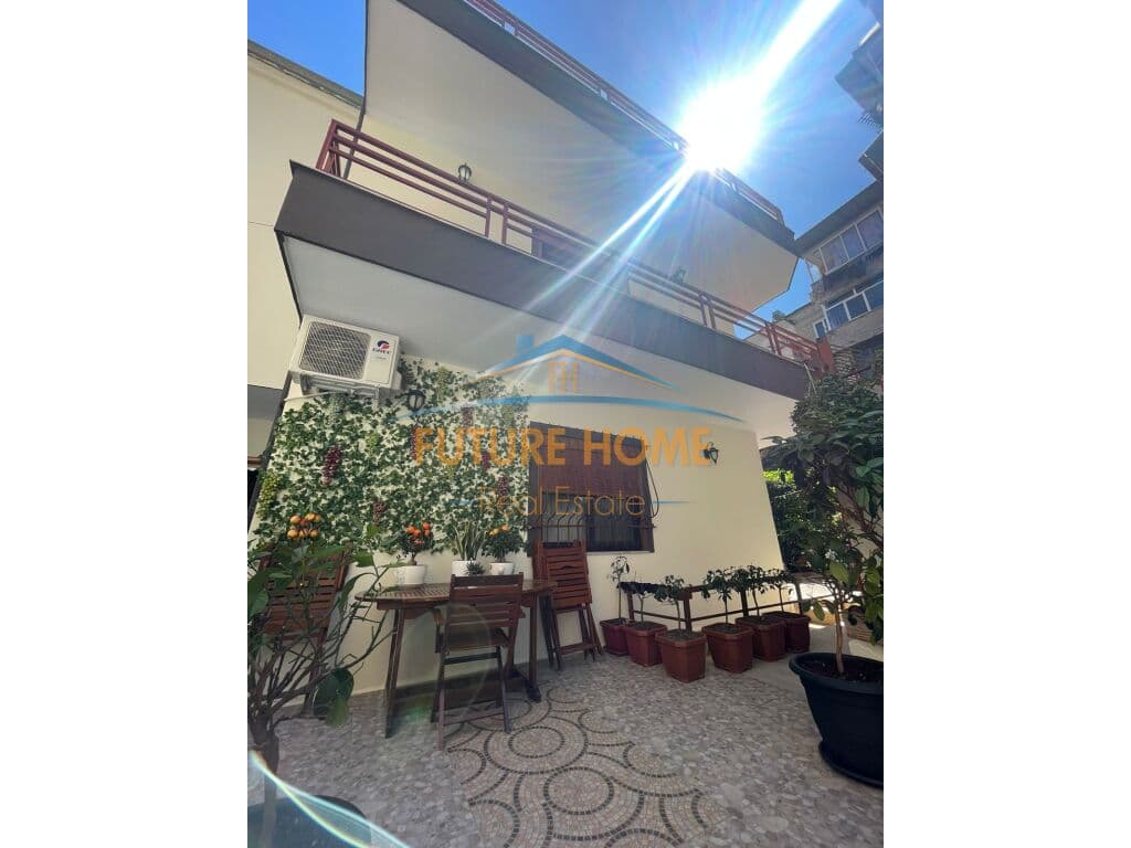 Shitet, Vile 3 Kateshe, Te Ish Restorant,Durresi 1