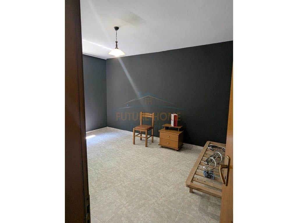 Shitet, Apartament 1+1, Ali Demi, Tiranë. 2