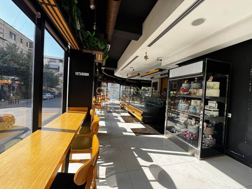 SHESIM DYQAN DHE AKTIVITET PER RESTAURANT, FURRE BUKE, PASTICERi