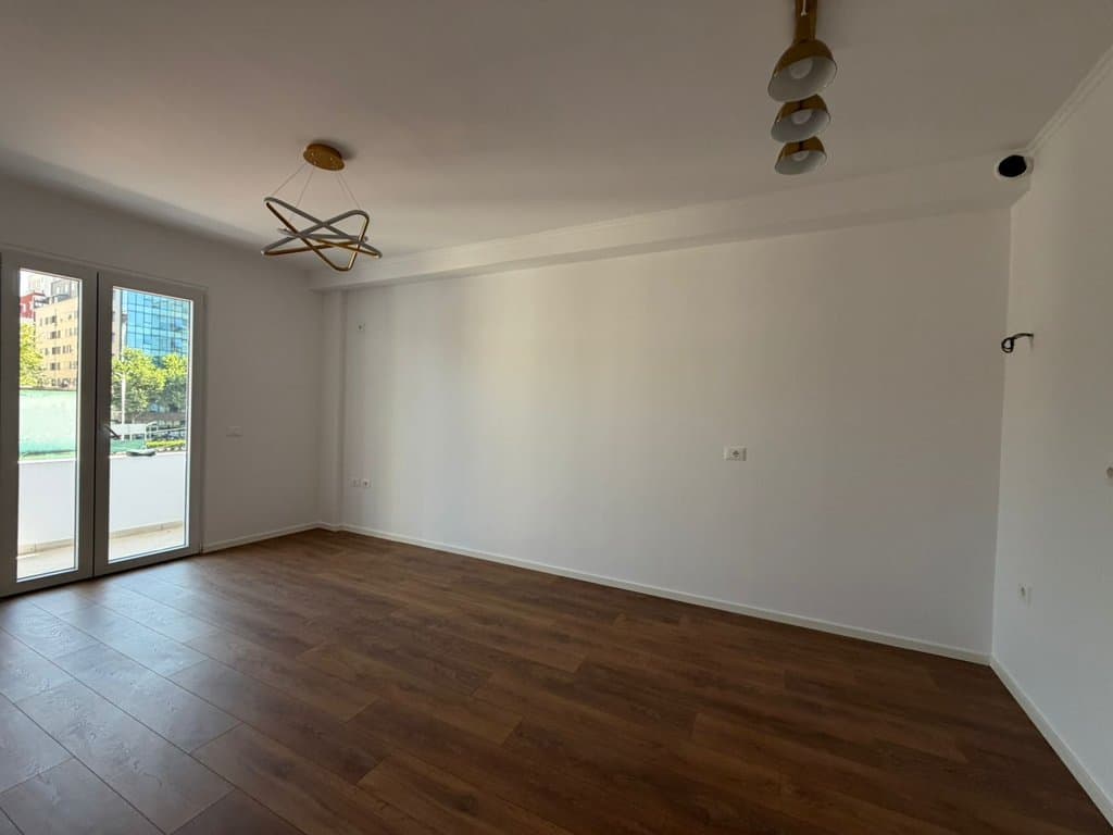 Shitet, Apartament 1+1, Rruga Dritan Hoxha, Tiranë. 3