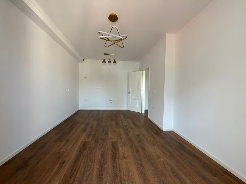 Shitet, Apartament 1+1, Rruga Dritan Hoxha, Tiranë. 1