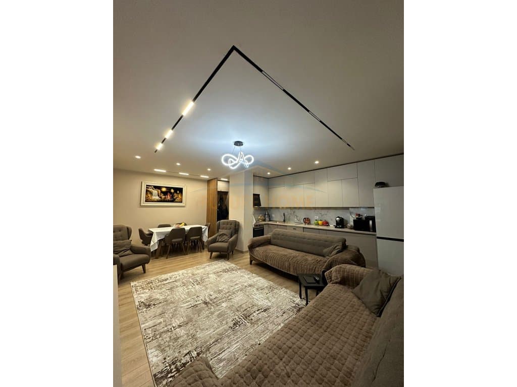 Shitet, Apartament 2+1+2, pranë Restorant Fresku , Fresk ALF71848 2