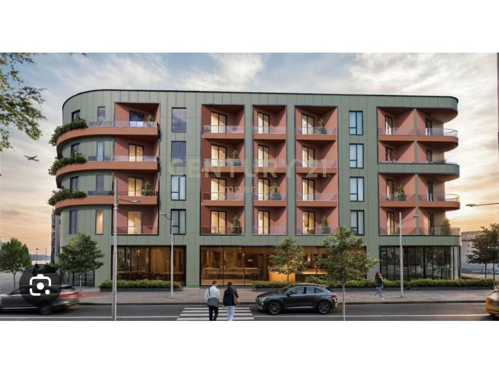 Ambient Komercial ne katin 0 buze rruge kryesore ne Paskuqan! 191,250 € 3