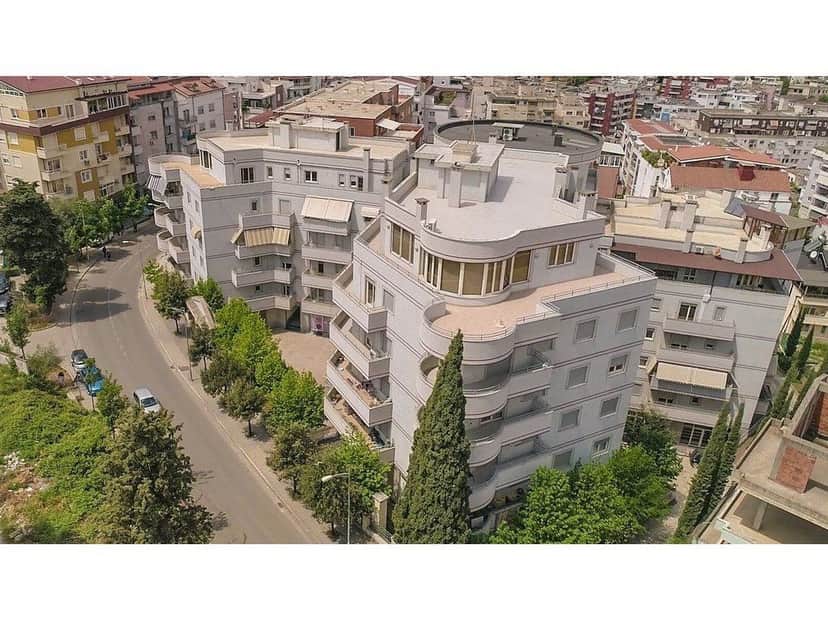 Fresk, Për Shitje - Njësi Shërbimi, Kati përdhe 303 m² ! 1
