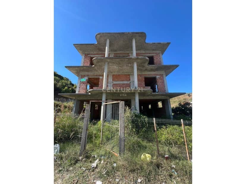 SHITET GODIN 3-KATESHE NE SPITALL, DURRES! 1