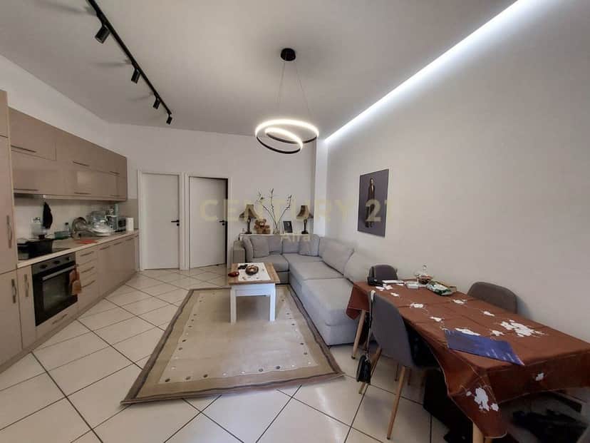 SHITET APARTAMENT 1+1 – ZONA E LIQENIT, RRUGA EDUARD MANO, TIRANË 1