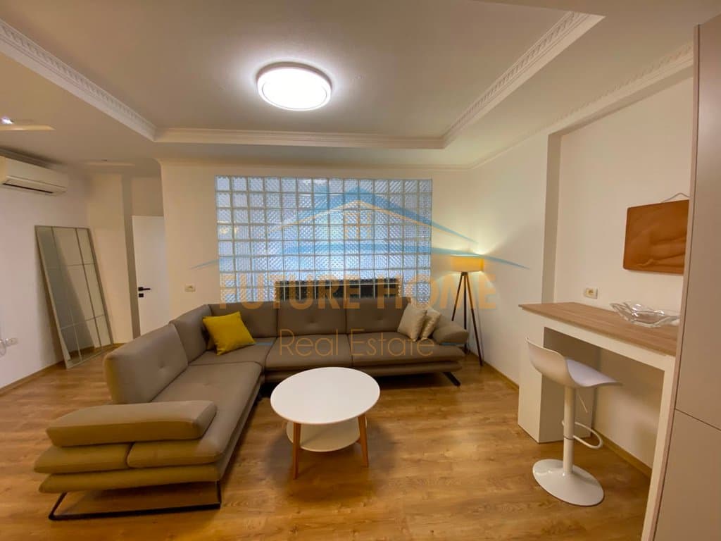 Shitet, Apartament 1+1, Fresku, Tiranë 1