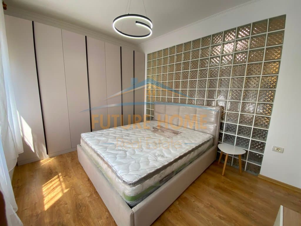 Shitet, Apartament 1+1, Fresku, Tiranë 4