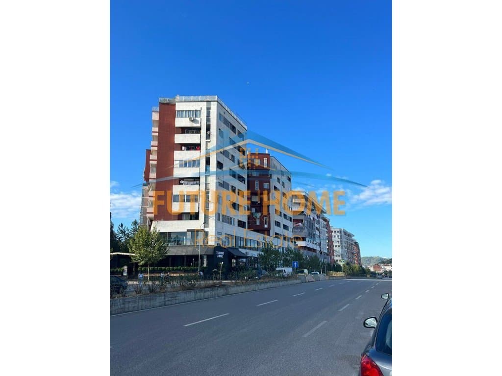Disponojmë ambient për qira tek Unaza e Re, pranë Bulevardit te Ri. 3