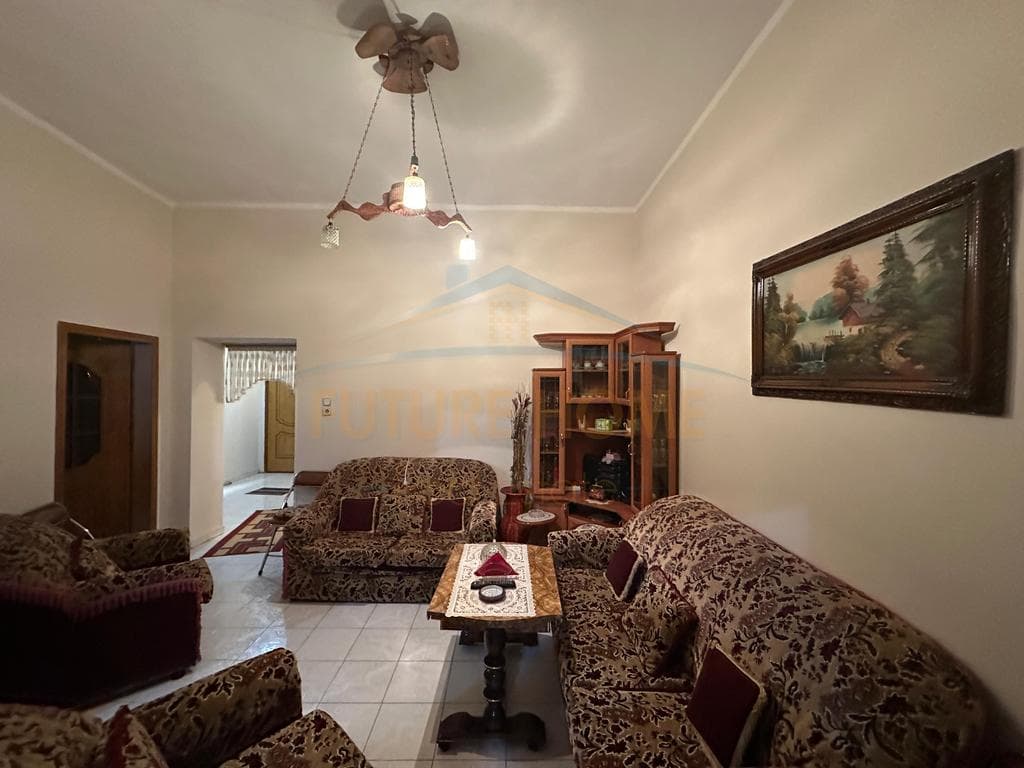 Qera, Apartament 3+1, Shallvaret, Tiranë 2
