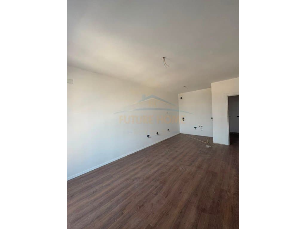Shitet, Apartament 1+1, Kinostudio, Tiranë 3