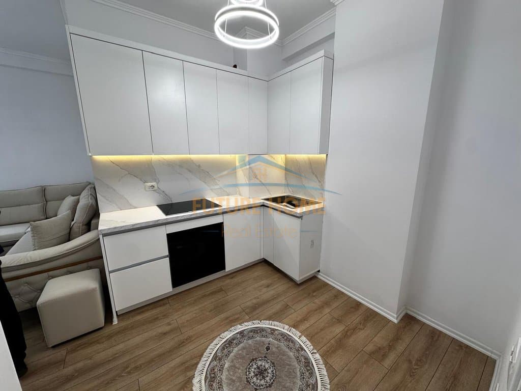 Shitet,Apartament 2+1, Unaza e Re, Tiranë 2