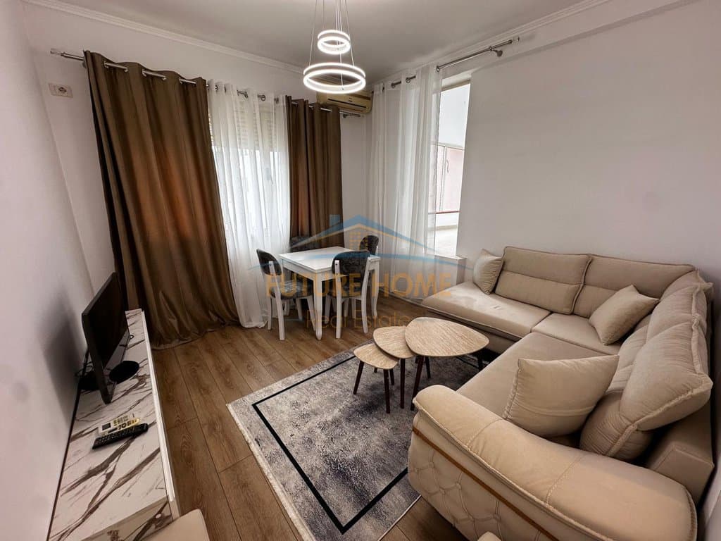 Shitet,Apartament 2+1, Unaza e Re, Tiranë 1