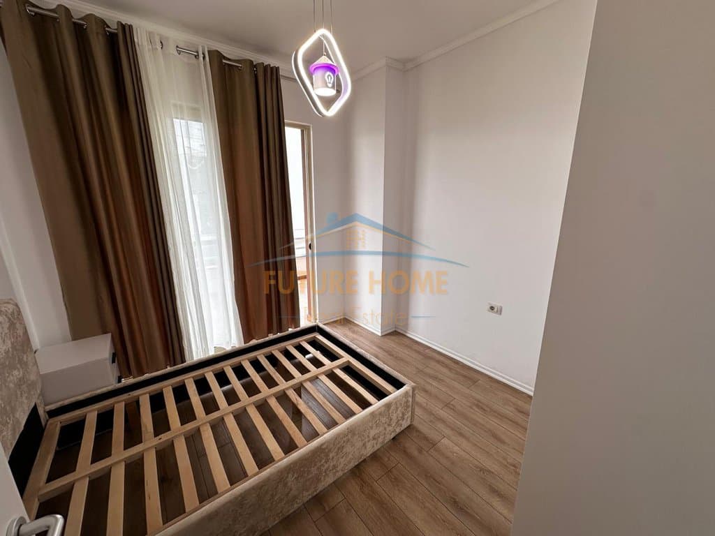 Shitet,Apartament 2+1, Unaza e Re, Tiranë 5