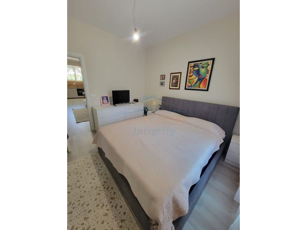 Shitet, Apartament 1+1, Rruga Tefta Tashko Koço, Tiranë 4